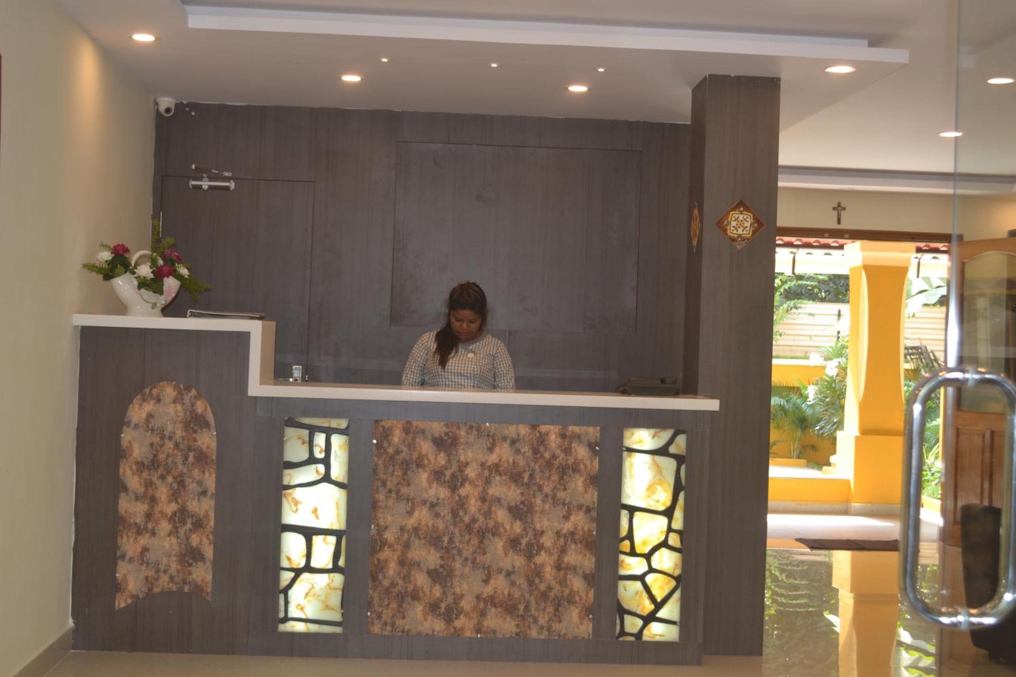The Majorda Pristinne Hotel Extérieur photo