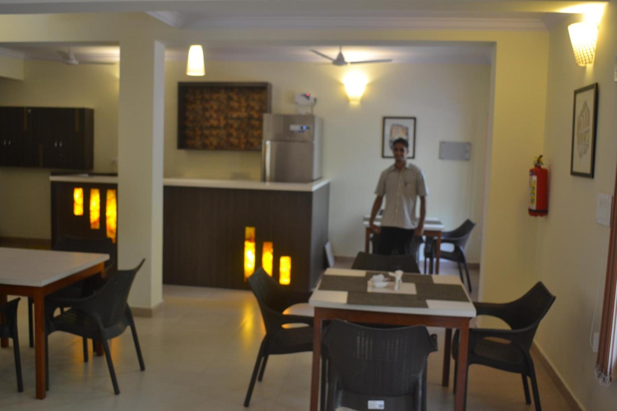 The Majorda Pristinne Hotel Extérieur photo