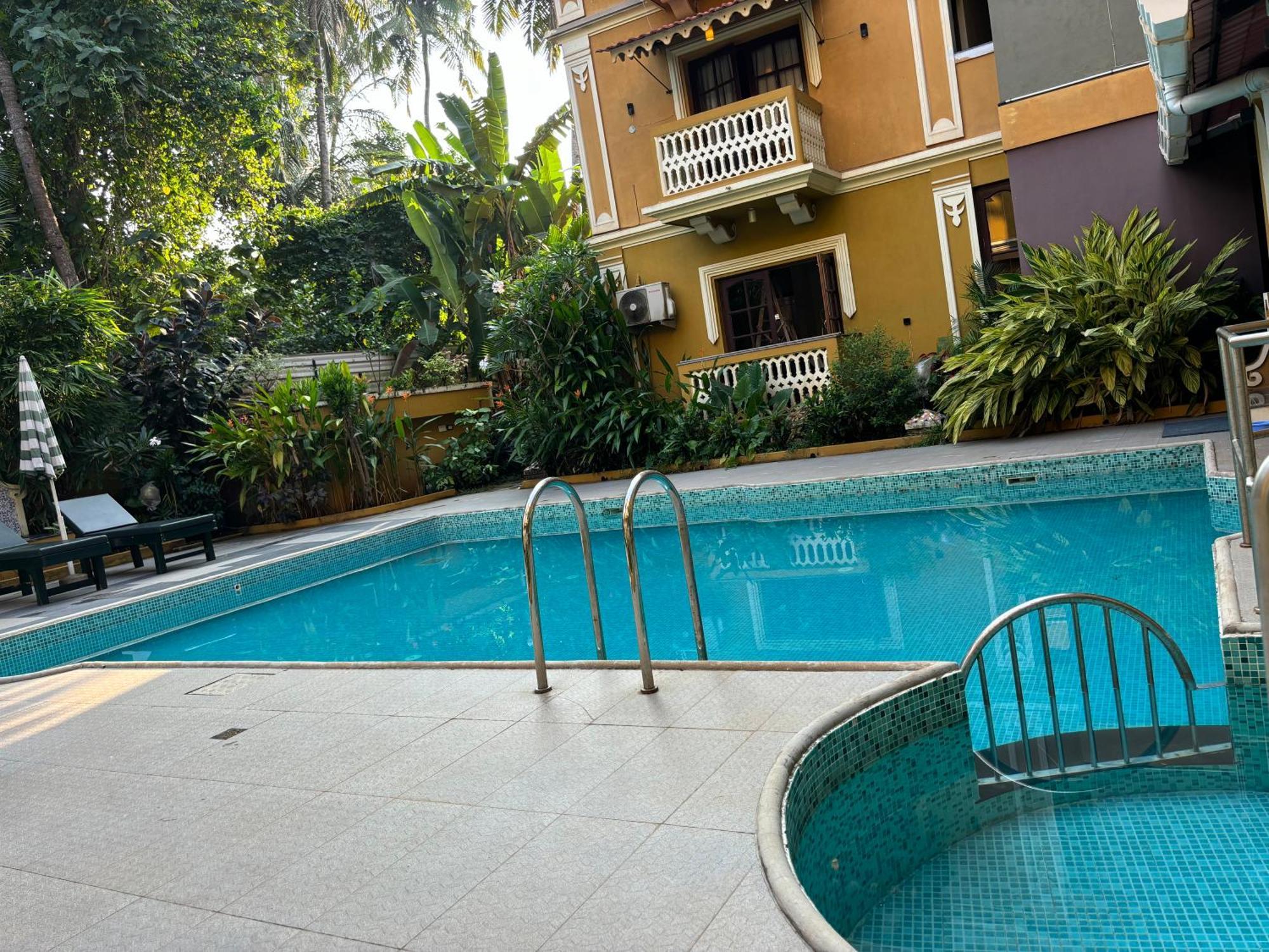 The Majorda Pristinne Hotel Extérieur photo