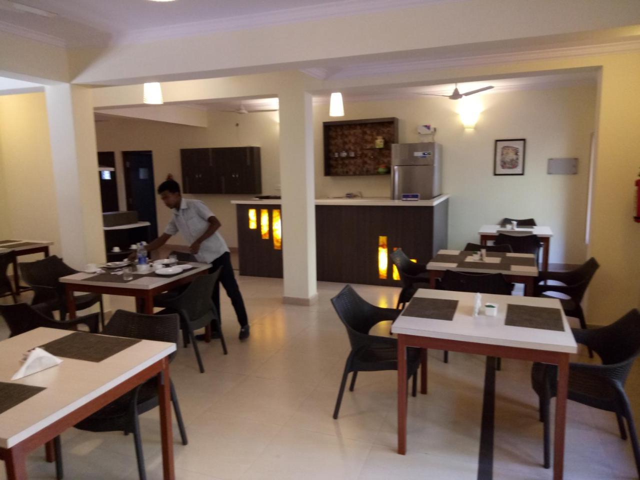 The Majorda Pristinne Hotel Extérieur photo